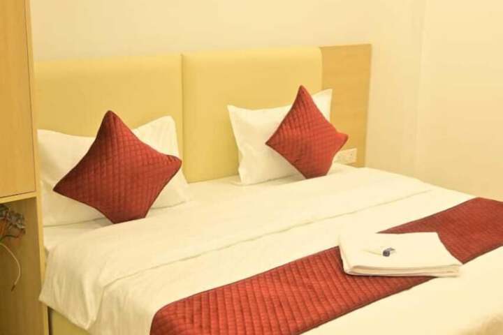 Room 16 of 36