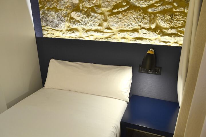 Room 20 of 33
