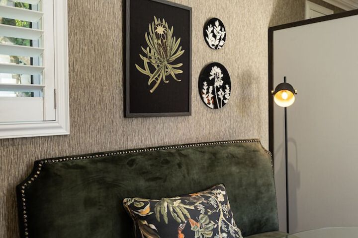 Room 28 of 87