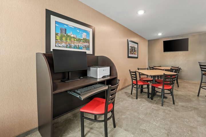 Business Center 24 of 27