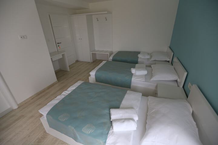Room 11 of 79