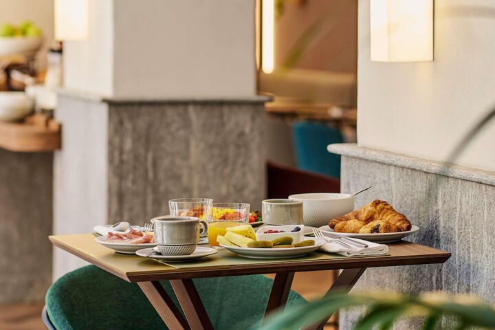 Breakfast/Coffee Service 37 of 55