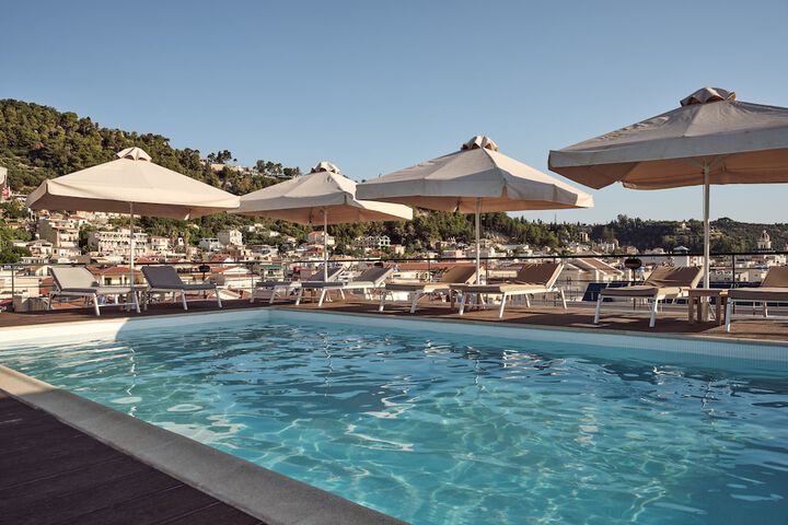Hotel Pool