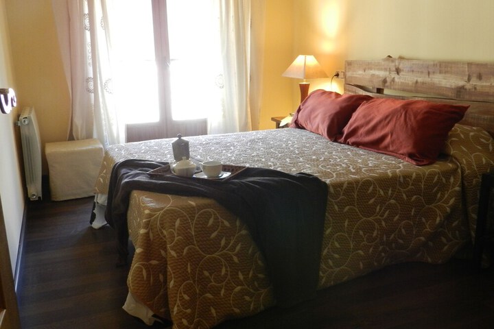 Room 2 of 5