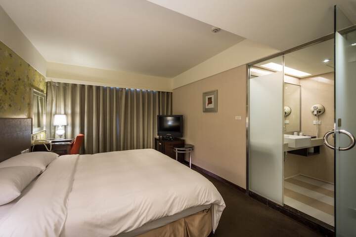 Room 10 of 53