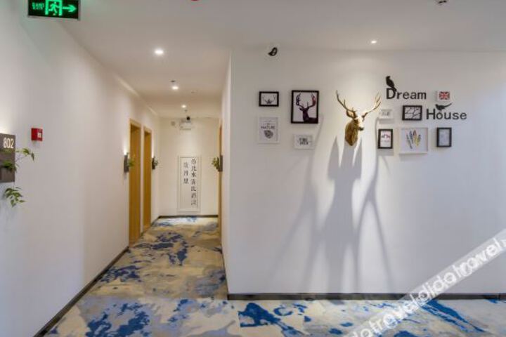 Hotel Interior 9 of 17
