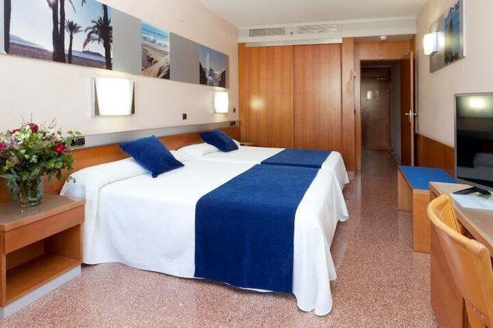 Room 5 of 75