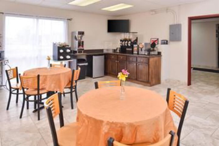 Breakfast/Coffee Service 7 of 39