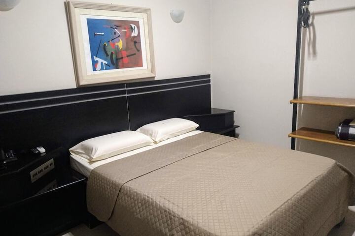 Room 27 of 43