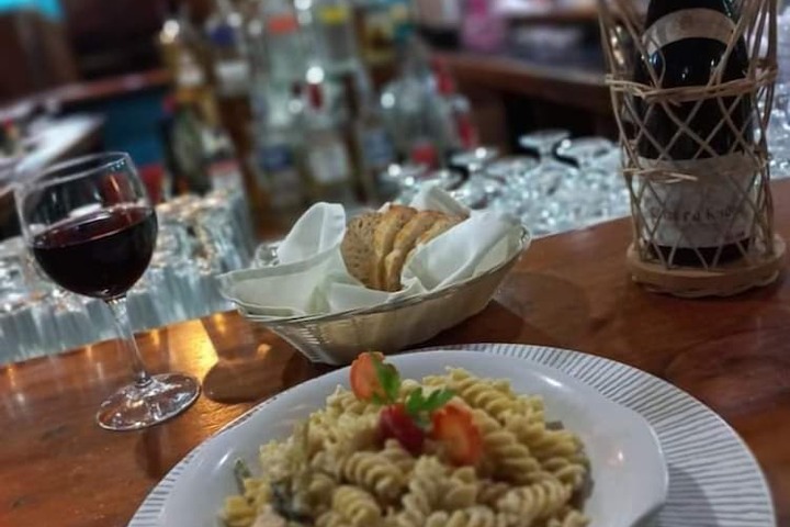 Dining 36 of 54