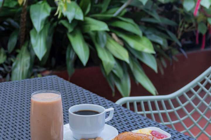 Breakfast/Coffee Service 32 of 34