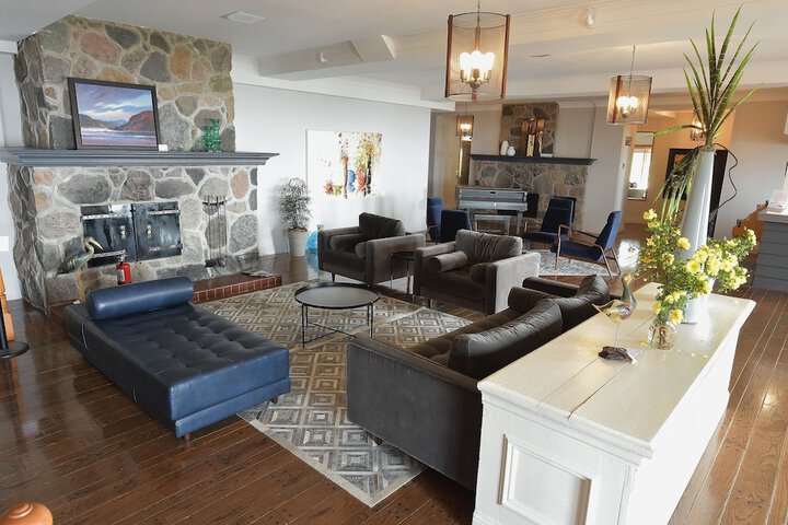 Entrance & Lobby