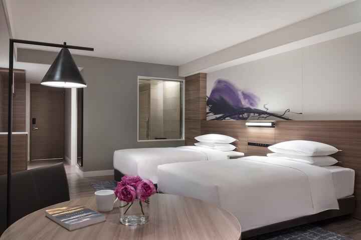 Room 18 of 82