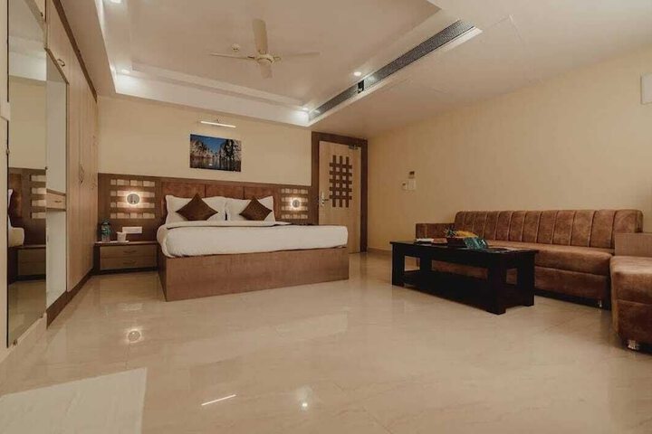Room 2 of 14