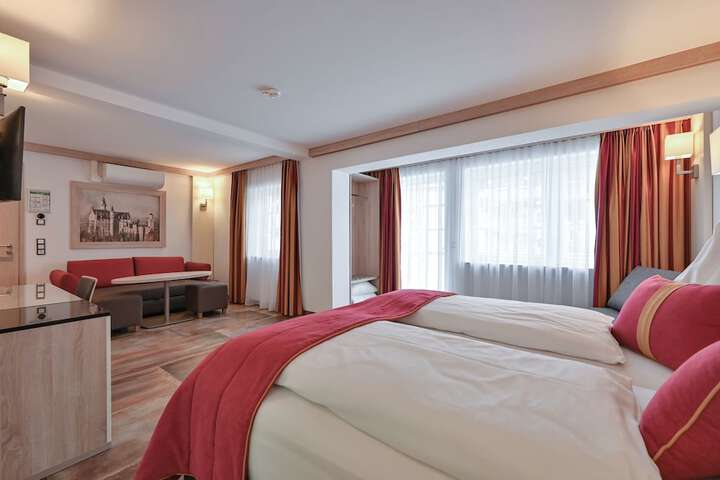Room 40 of 74