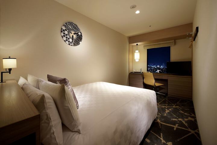 Room 15 of 122