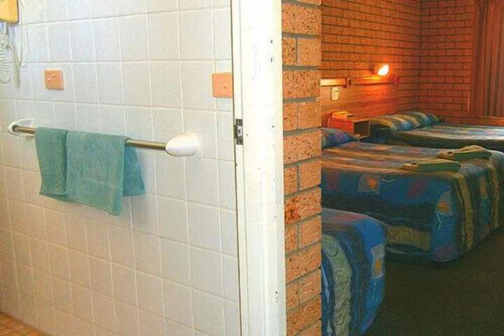 Room 9 of 27