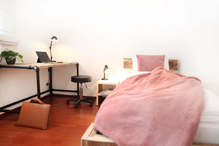 Room 4 of 38
