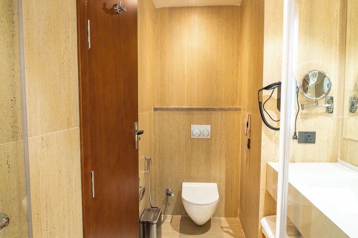 Room 35 of 53