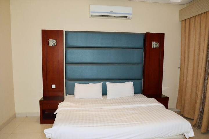 Room 11 of 36