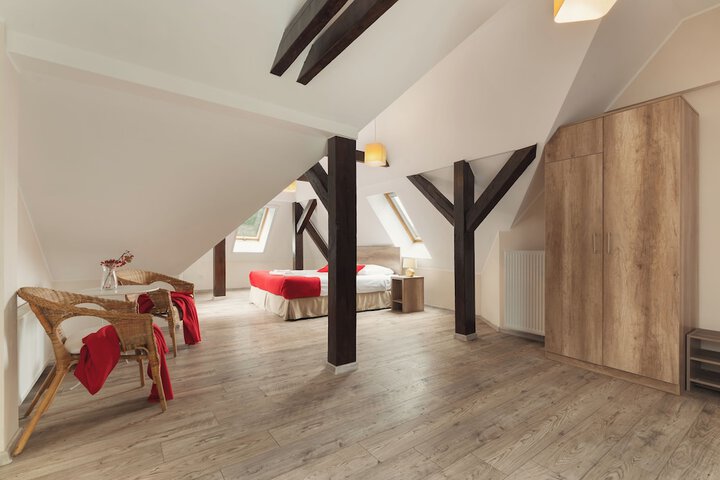 Room 47 of 158