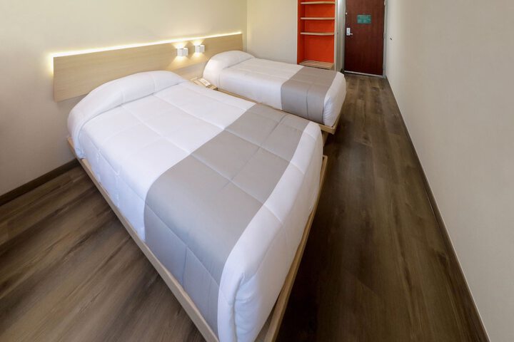 Room 11 of 42