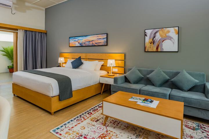 Room 8 of 75