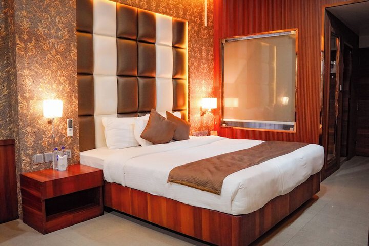 Room 21 of 40