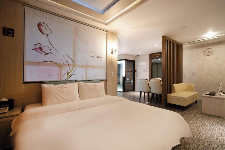 Room 50 of 74