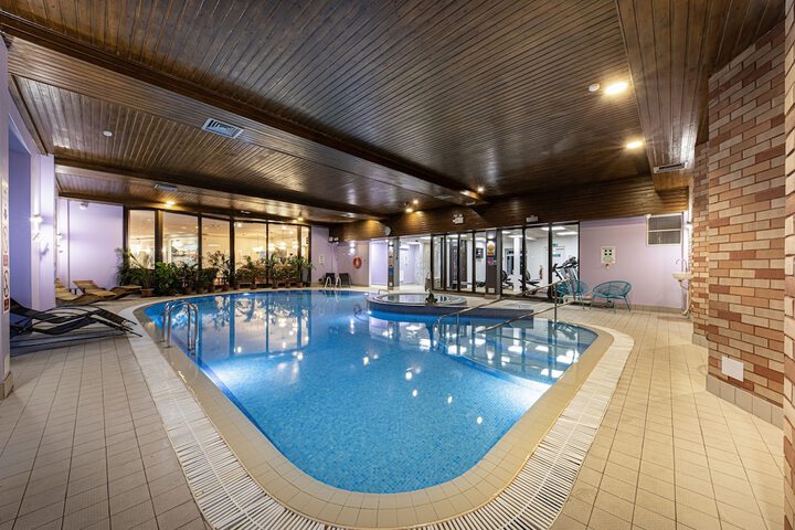 Pool 79 of 177