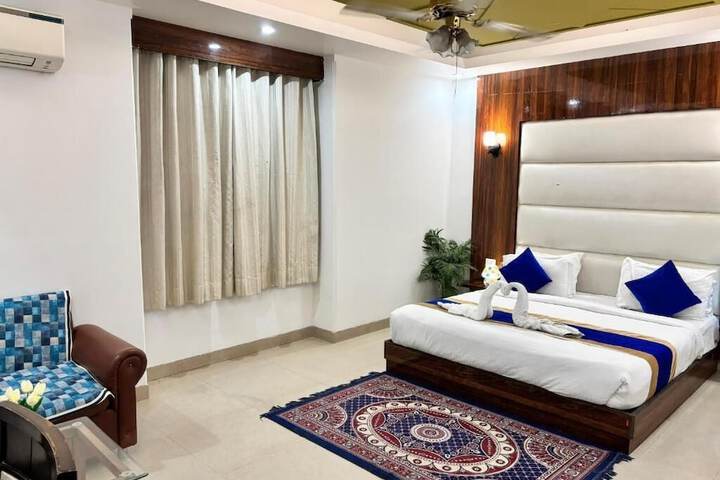 Room 3 of 21