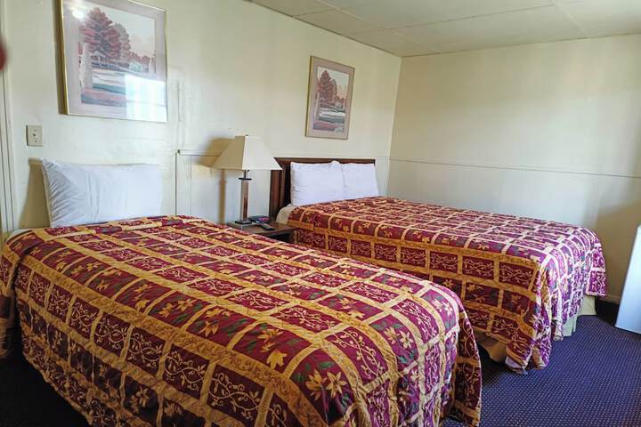 Room 13 of 19