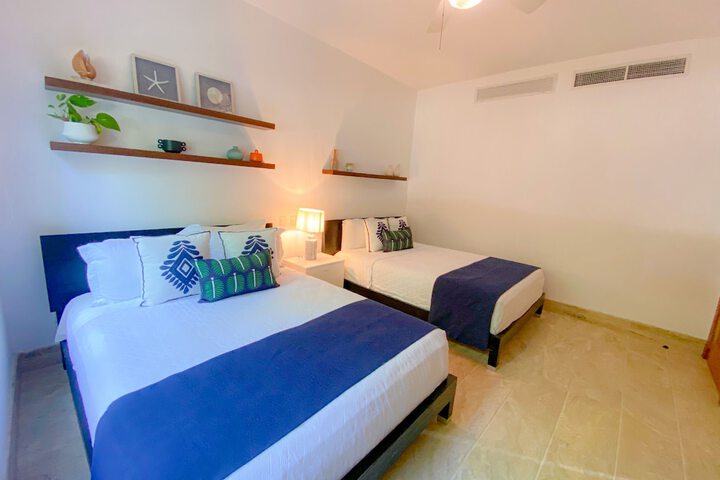 Room 40 of 219