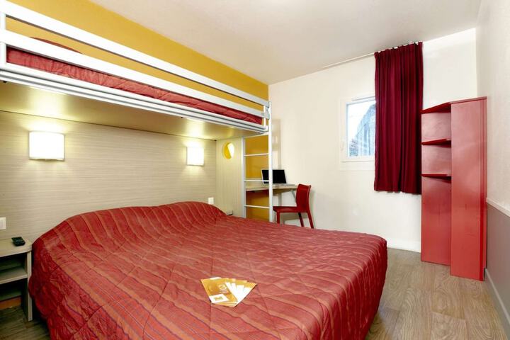 Room 5 of 22