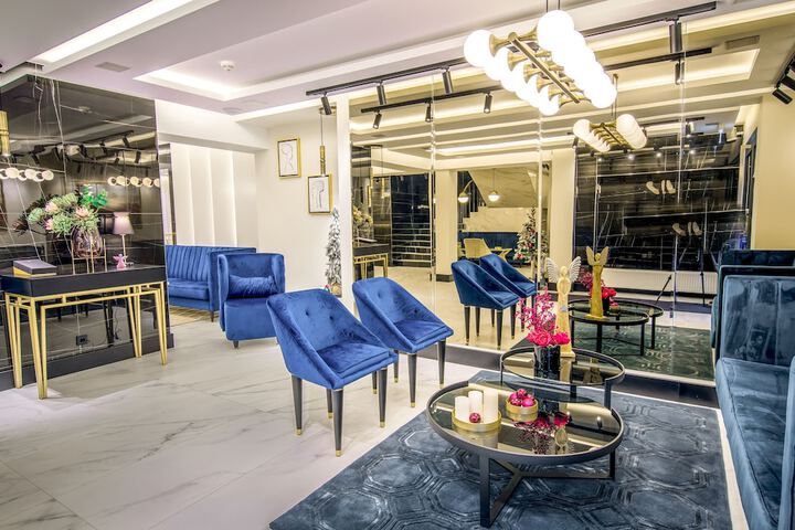 Entrance & Lobby