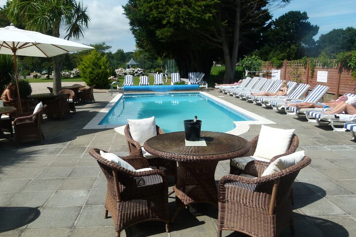 Pool Hotel