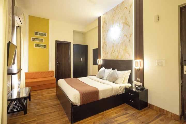 Room 18 of 51