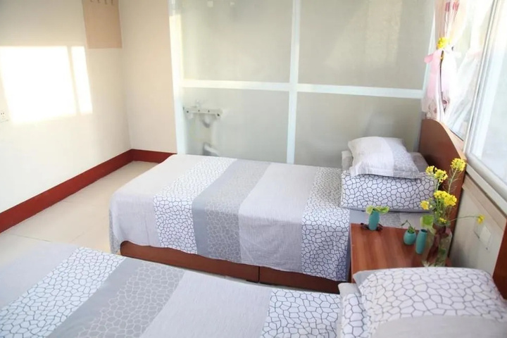 Room 2 of 8