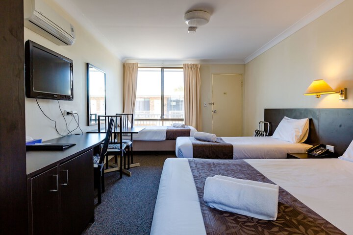 Room 25 of 57