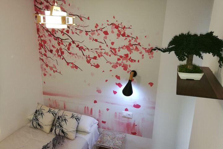 Room 28 of 47
