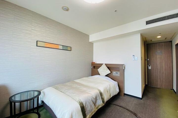 Room 11 of 52