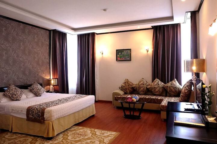 Room 13 of 34