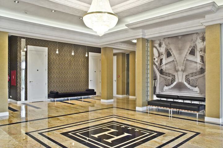 Guest Lobby