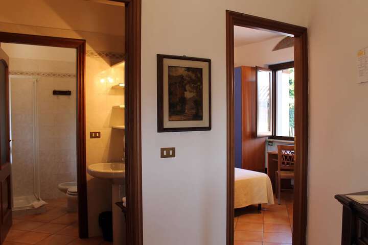 Room 13 of 38