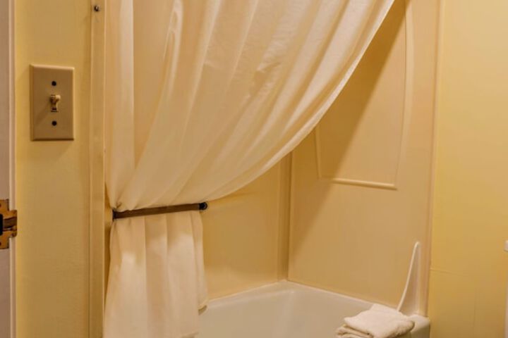 Room 12 of 21