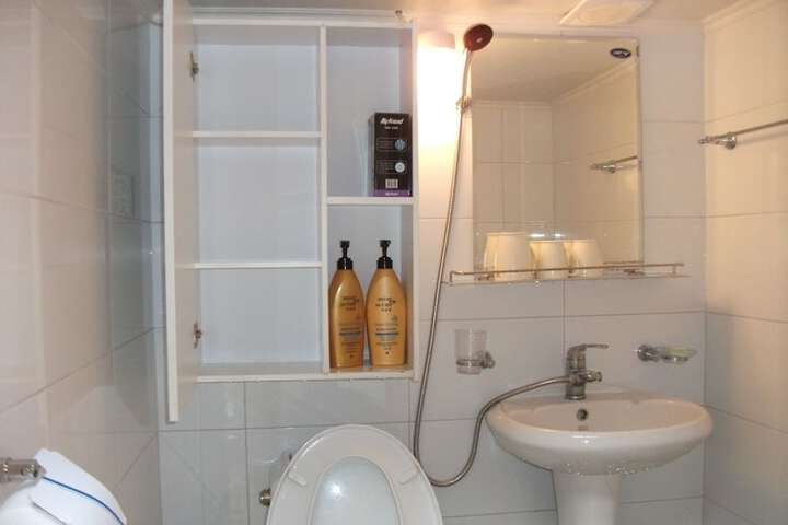 Room 11 of 15
