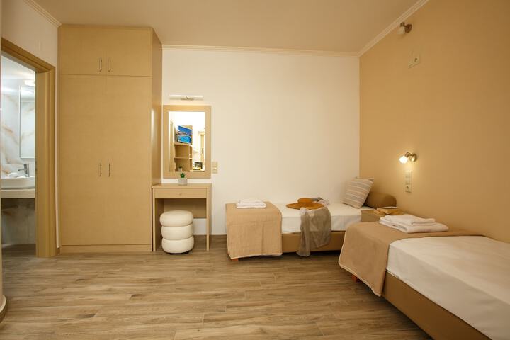 Room 14 of 50