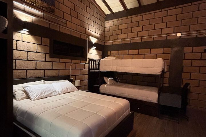 Room 78 of 211