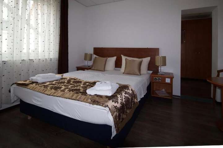 Room 7 of 61