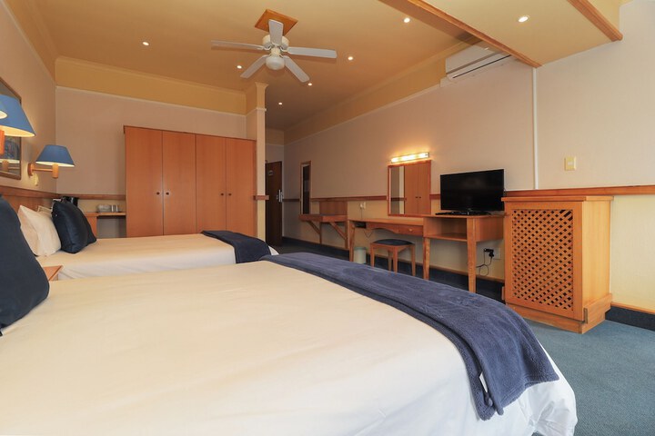 Room 12 of 68